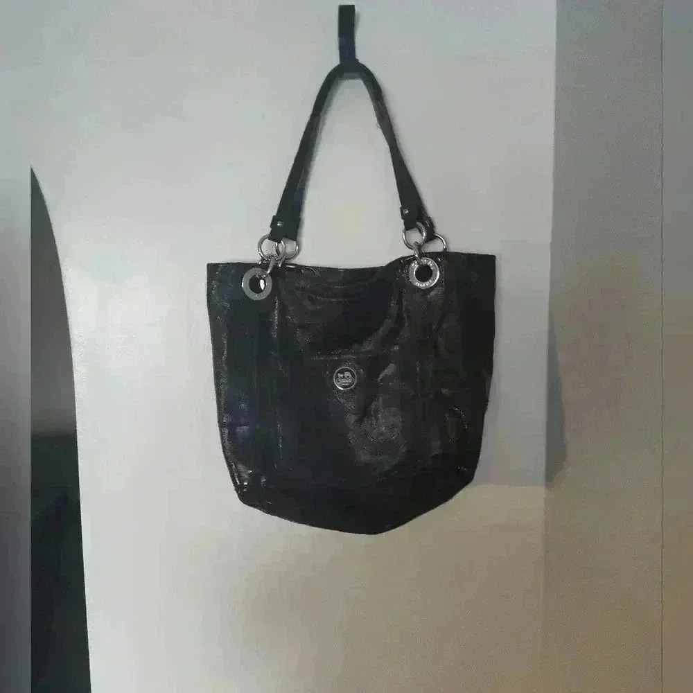 COACH VINTAGE PATENT SIGNATURE TOTE - Picture 8 of 9